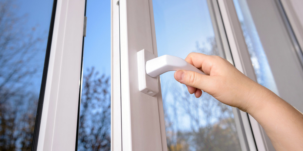 Cómo bloquear ventanas correderas para proteger tu hogar?